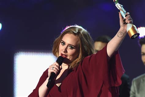 La Noche de los Premios Brit 2016: Un Triunfo Musical para Adele y un Baile Inolvidable